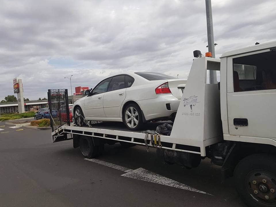 24 hours car towing service: They are only one call away!